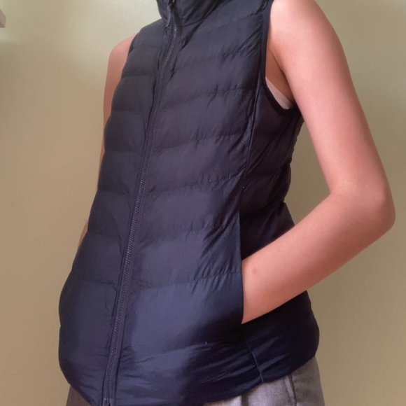 UniQlo Sleeveless Puff Jacket - Picture 2 of 4